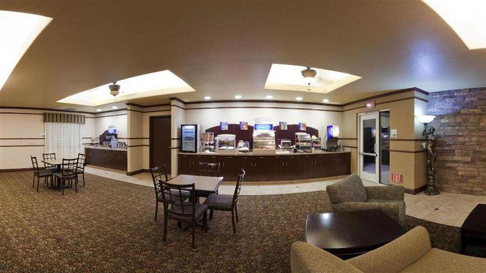 Holiday Inn Express & Suites Dinuba West By Ihg Εξωτερικό φωτογραφία