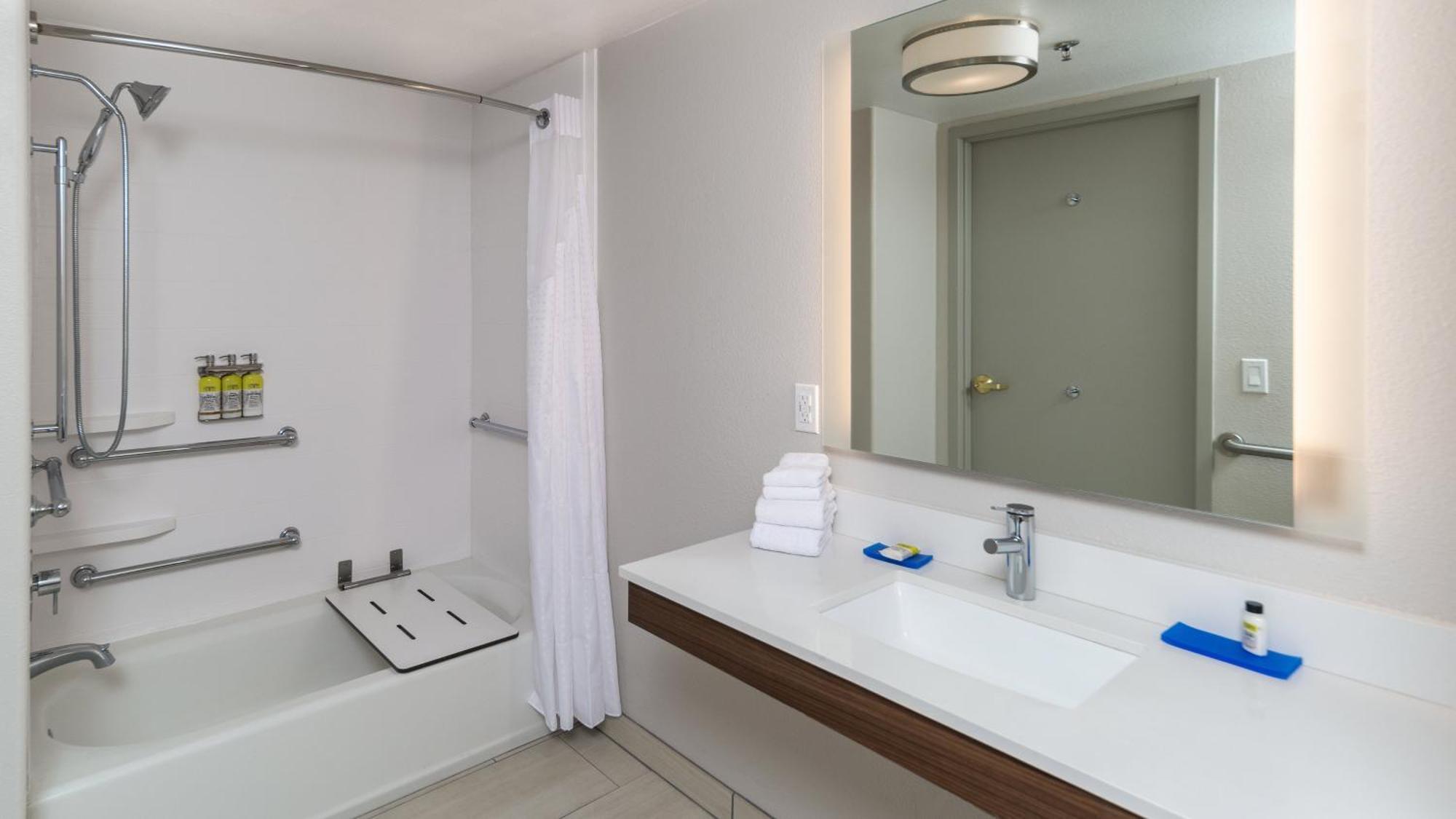 Holiday Inn Express & Suites Dinuba West By Ihg Εξωτερικό φωτογραφία