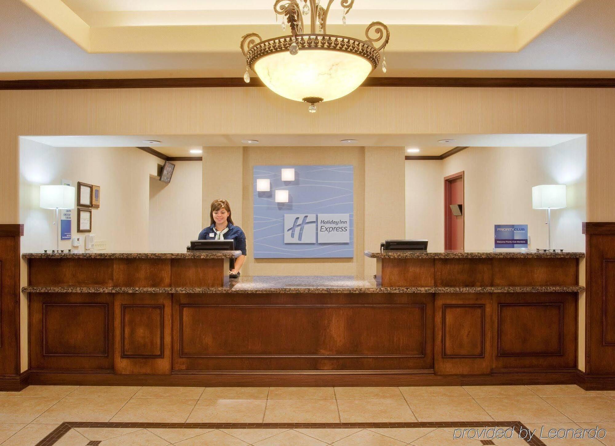 Holiday Inn Express & Suites Dinuba West By Ihg Εξωτερικό φωτογραφία